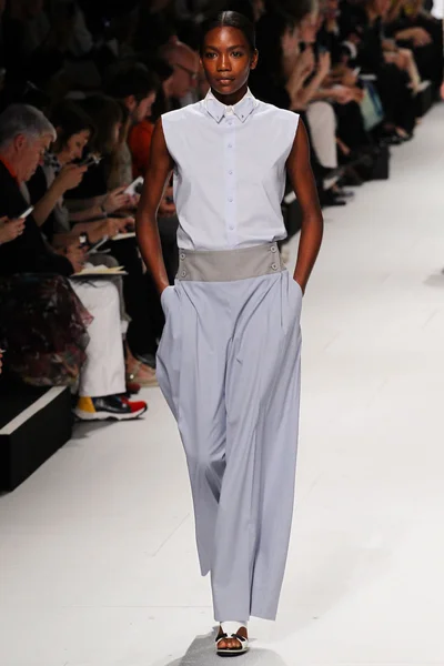 Look 17